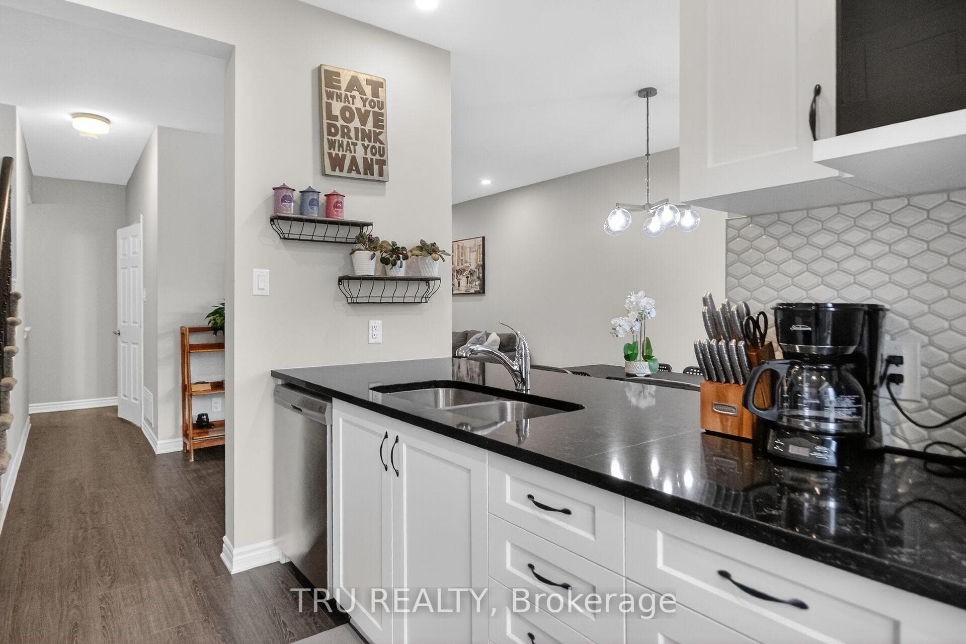 100 Ballinora Lane photo 11