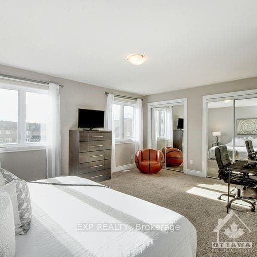 2358 MARBLE Crescent photo 11