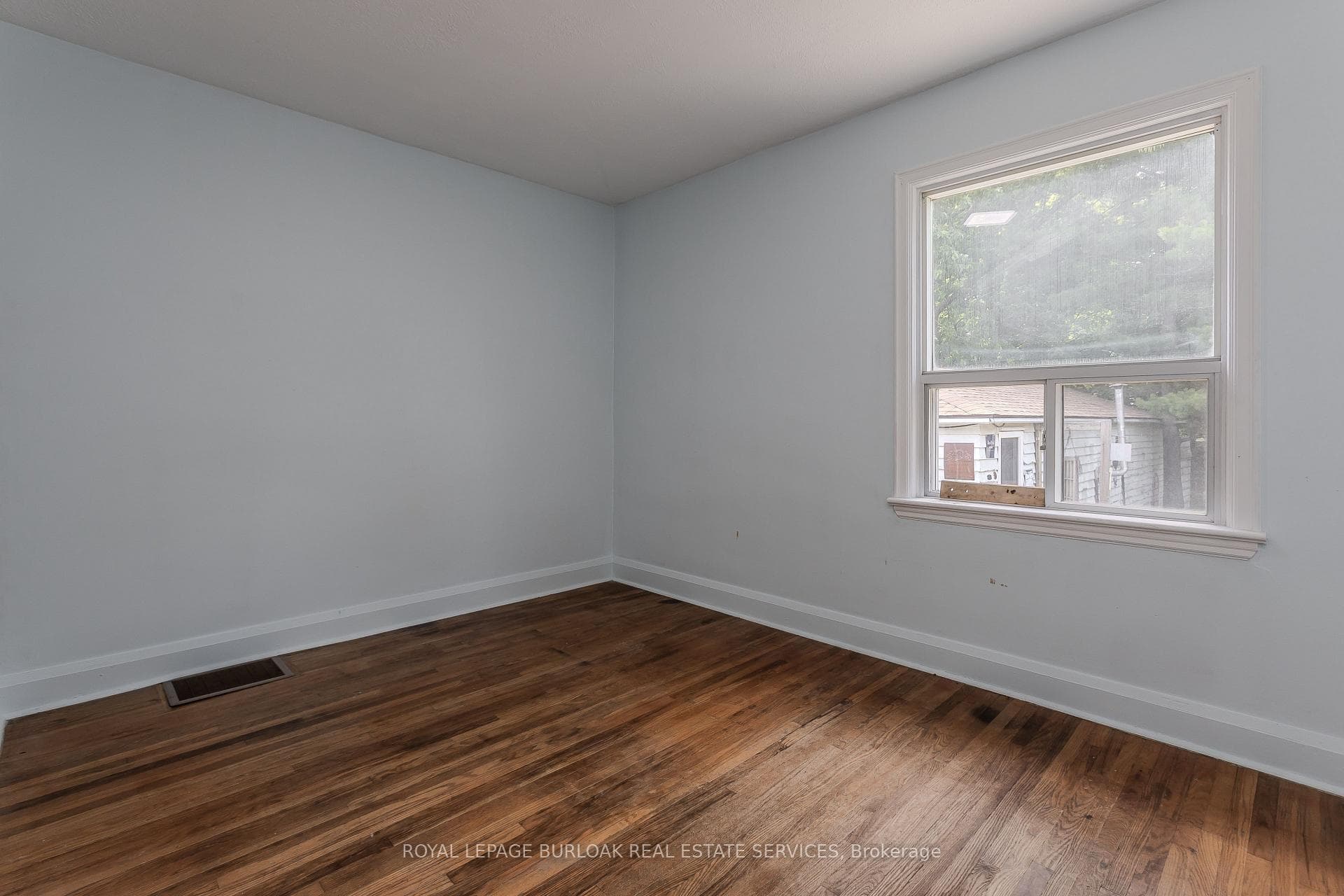 456 East 42nd Street photo 13
