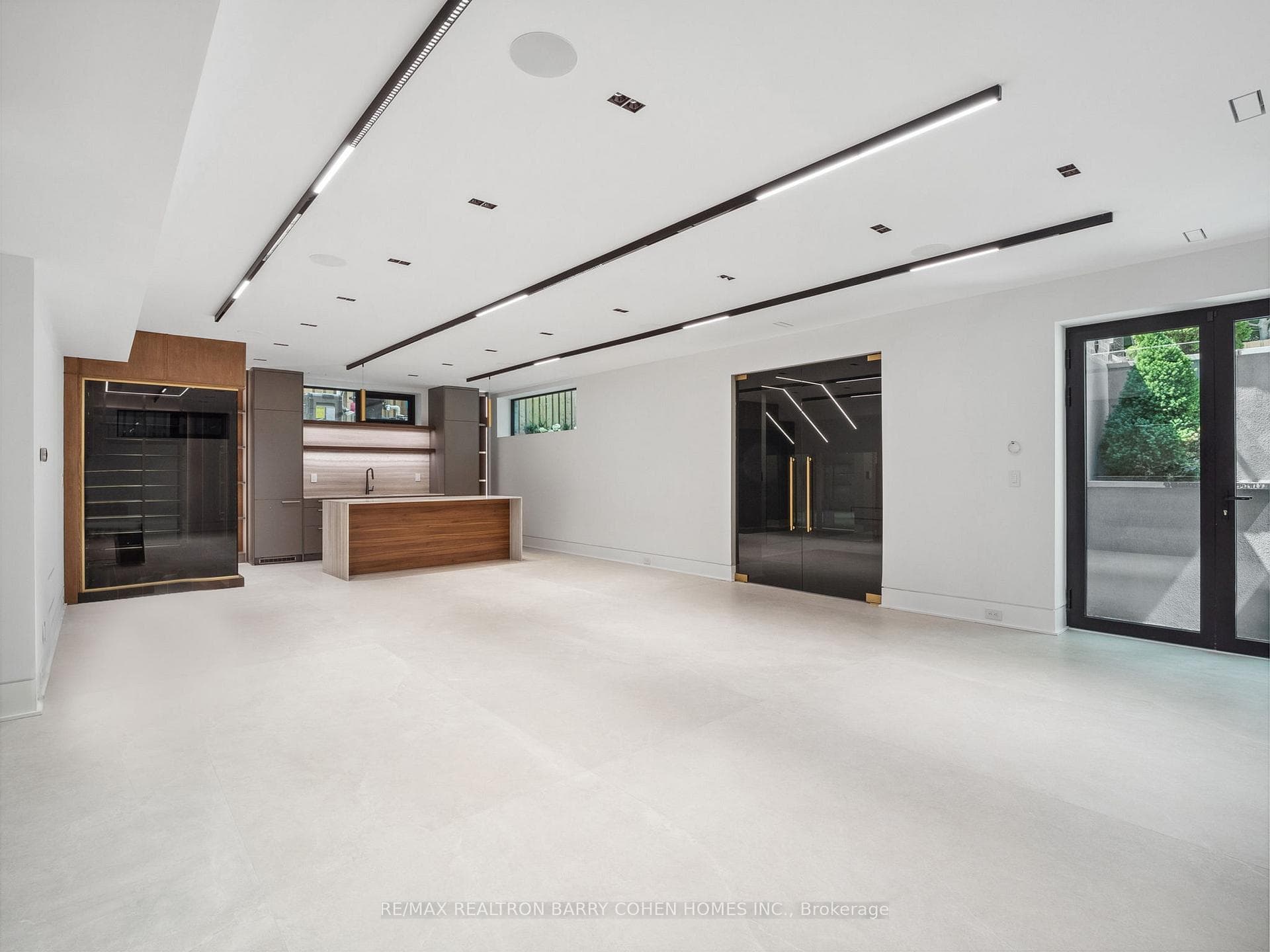 60 Alexandra Wood photo 30