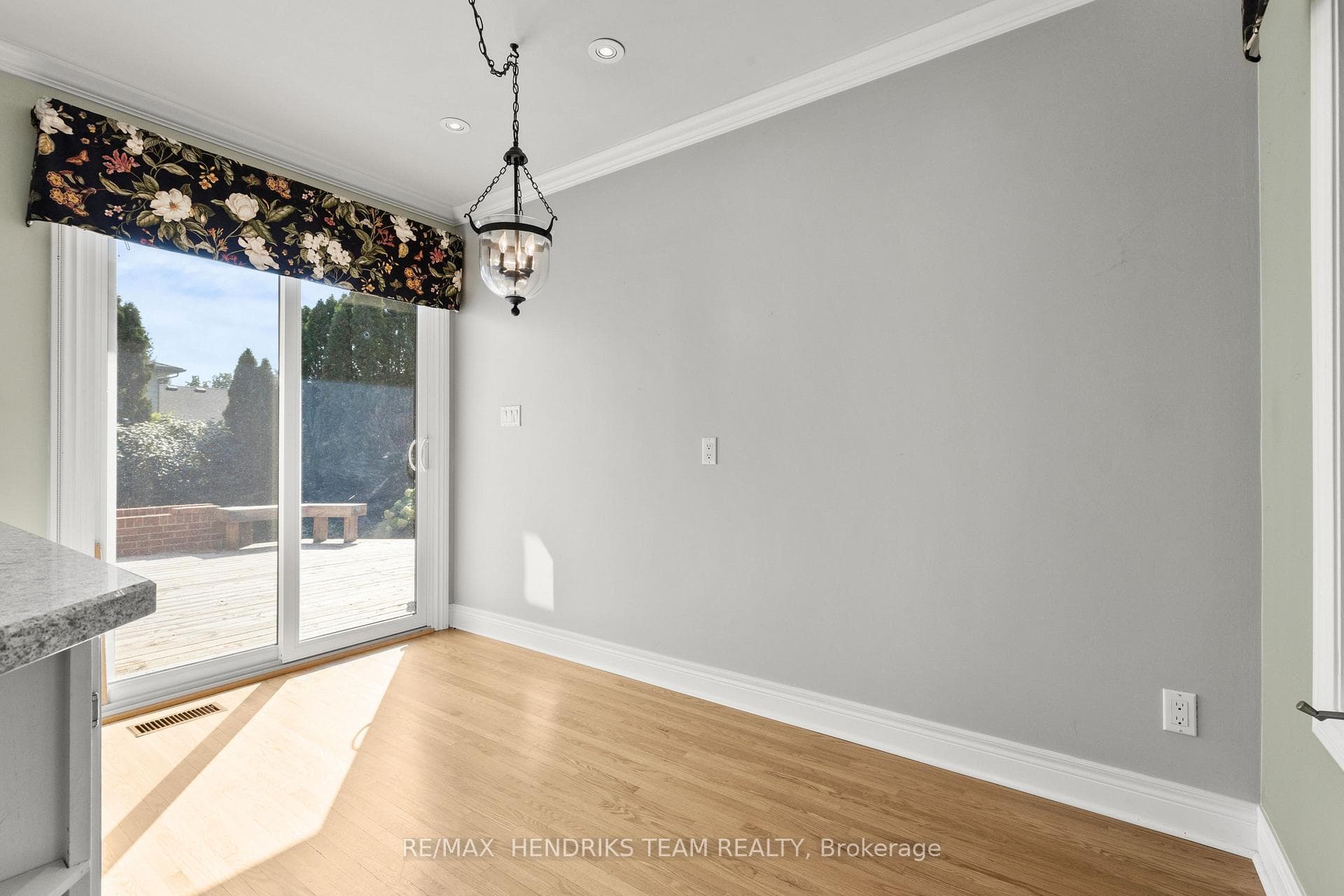 704 Vine Street photo 17