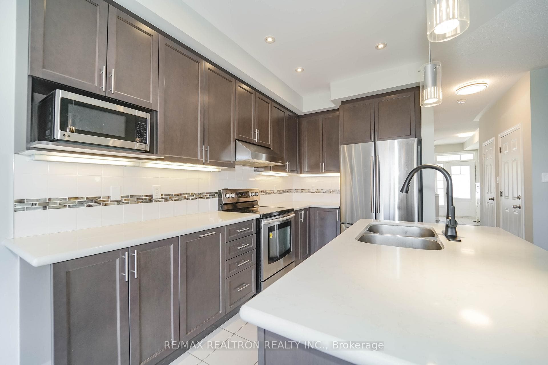 77 Betony Drive photo 19