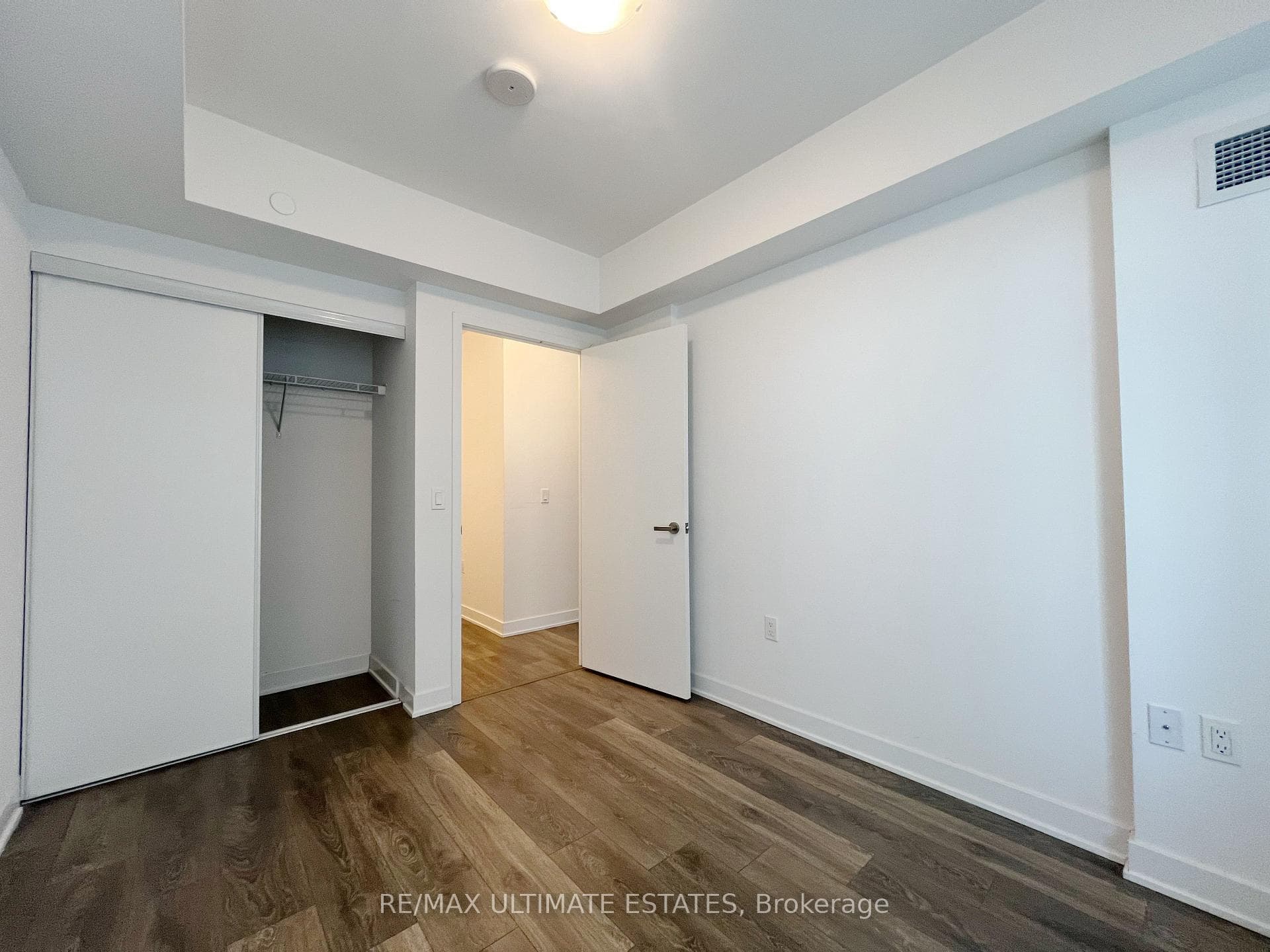 195 Redpath Avenue Unit 2416 photo 6