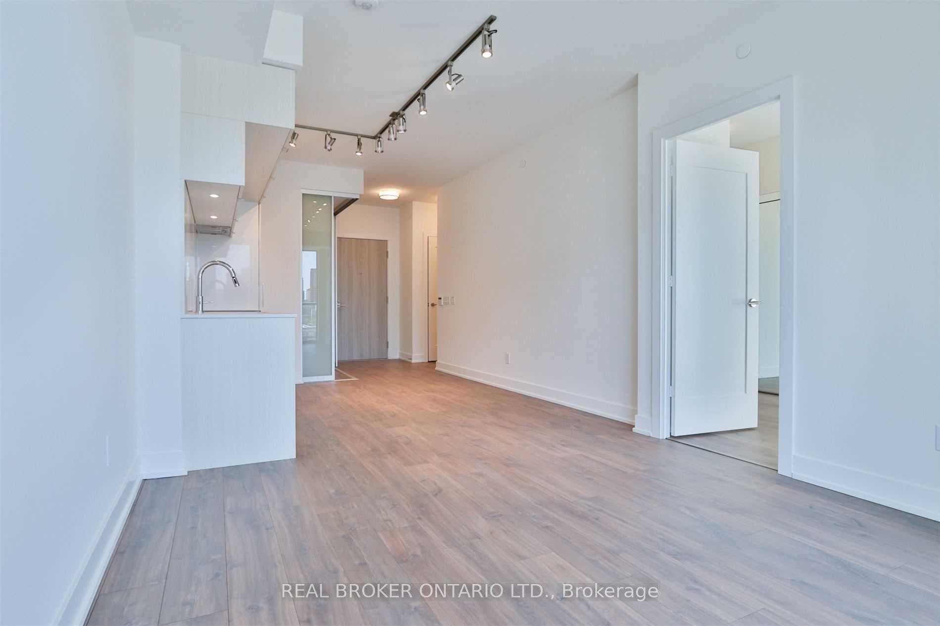 80 Vanauley Street Unit 1010 photo 11