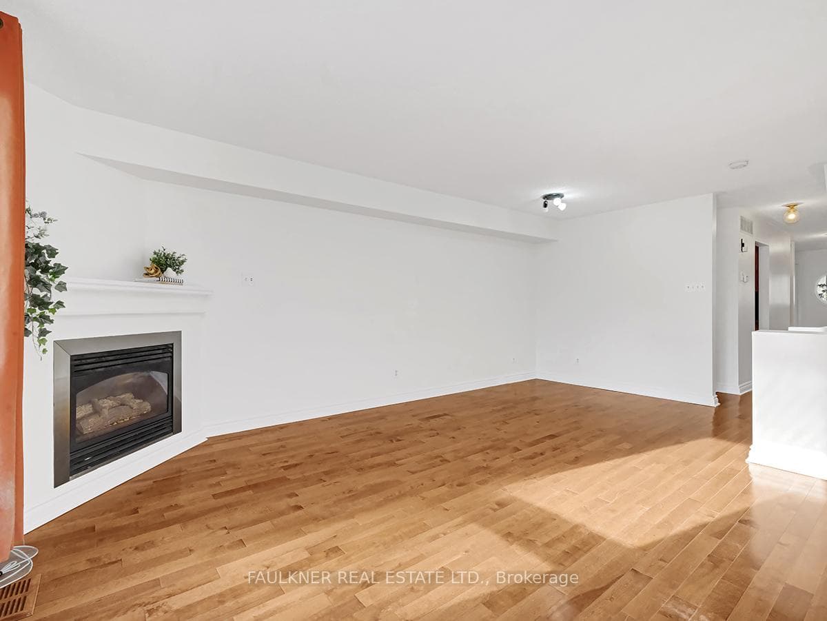 300 Gloucester Street photo 12