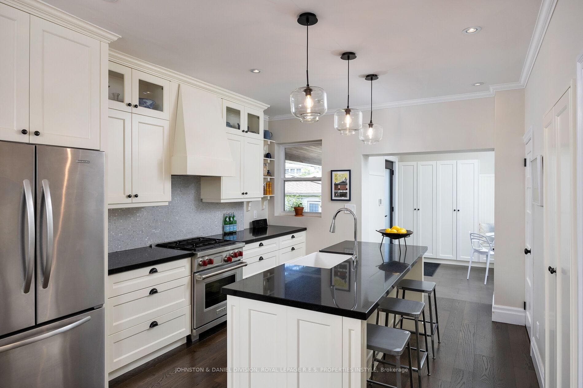 110 Galley Avenue photo 11