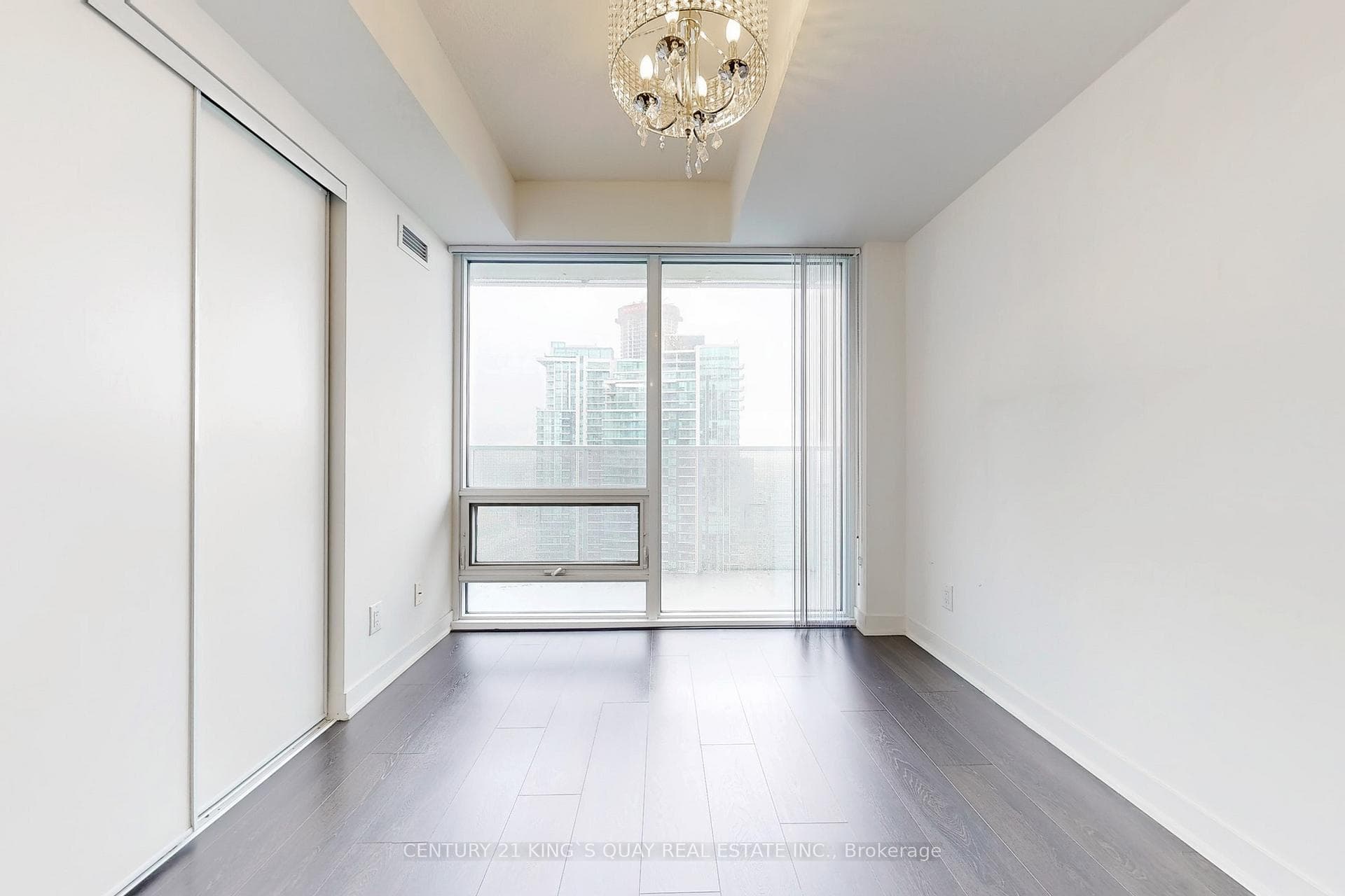 88 Harbour Street Unit 4204 photo 17