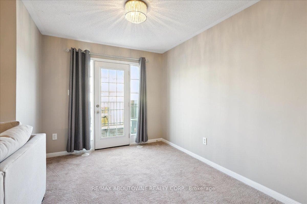 222 Septimus Heights photo 16