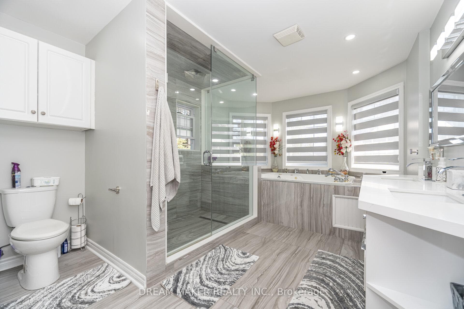 756 Third Avenue photo 31