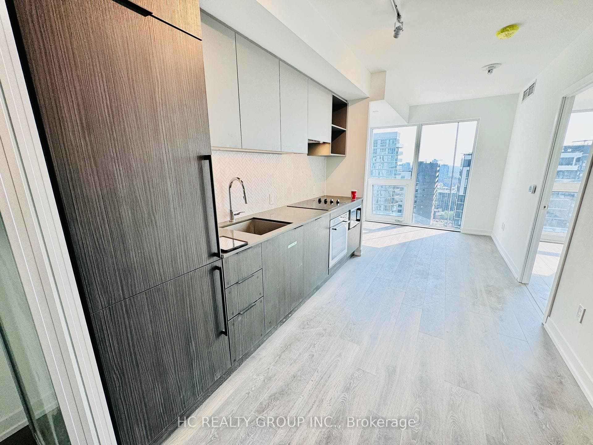 82 Dalhousie Street Unit 3701 photo 2