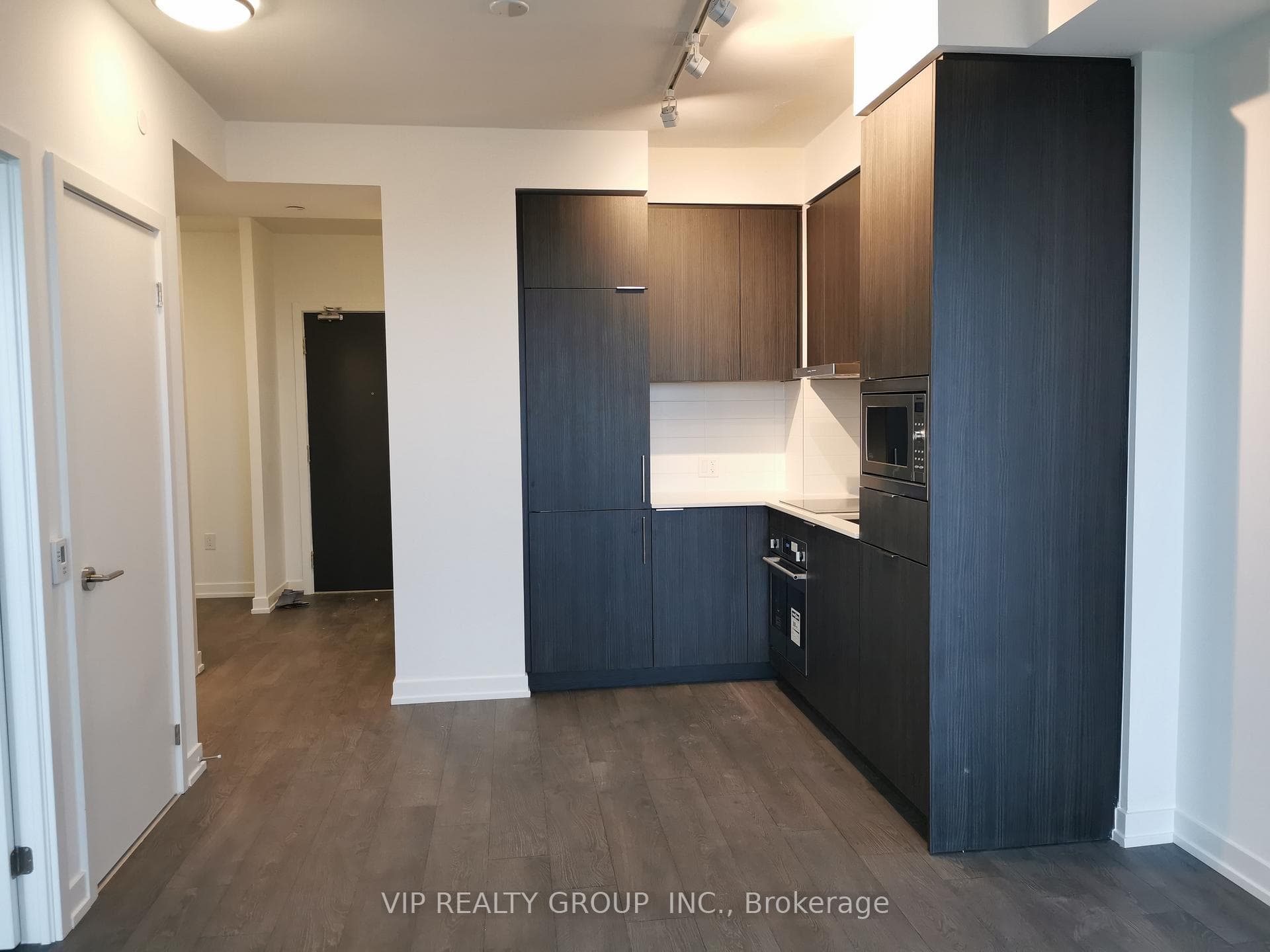7 Golden Lion Heights Unit N2902 photo 5