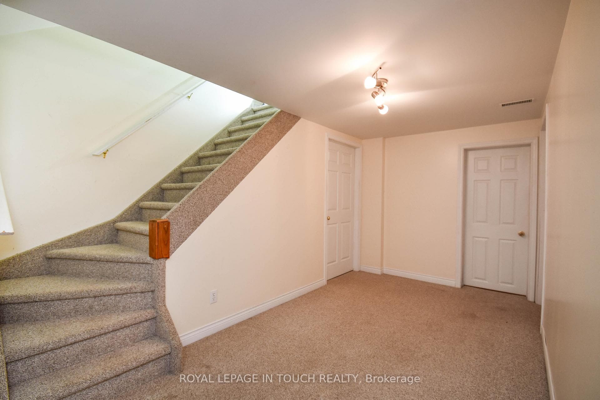 90 Burke Street Unit 17 photo 31