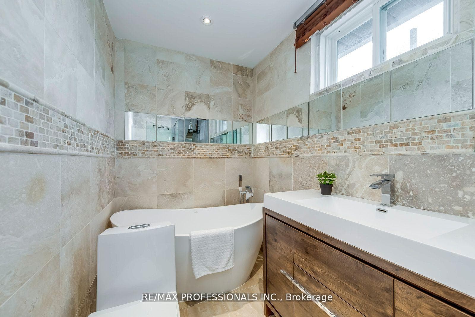 4345 Bloor Street Unit 51 photo 25