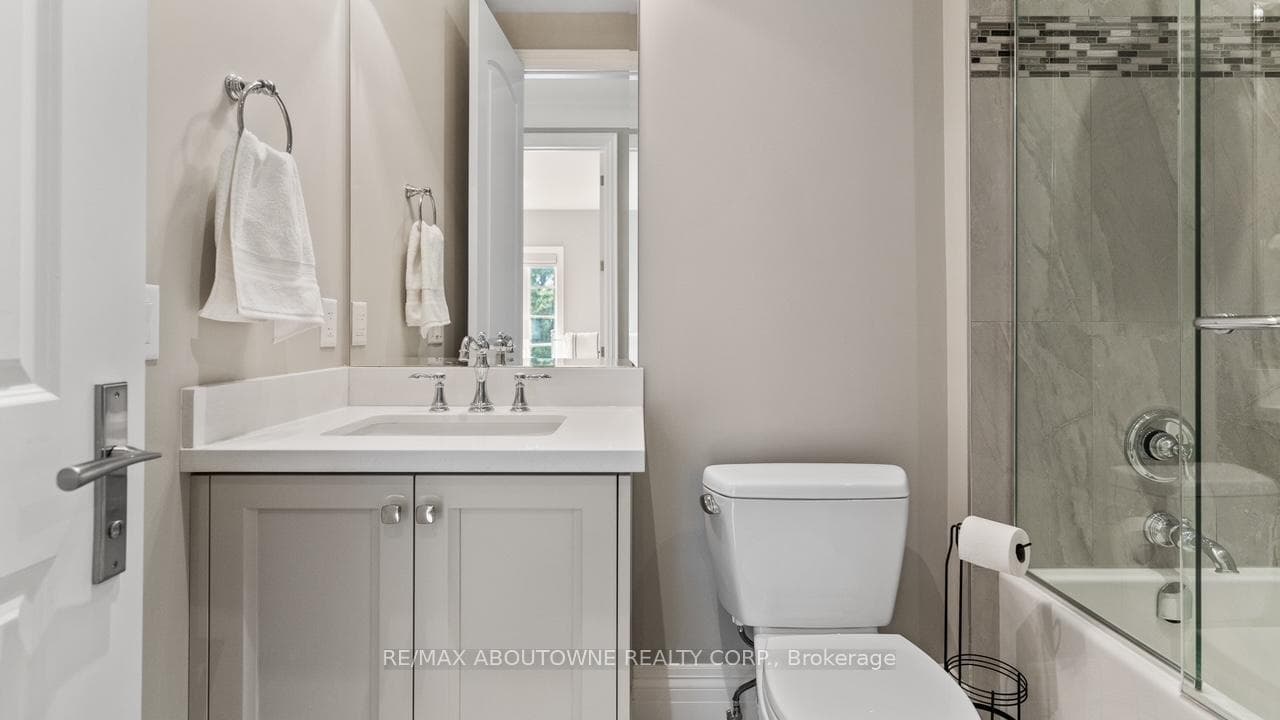 81 Brock Street photo 29