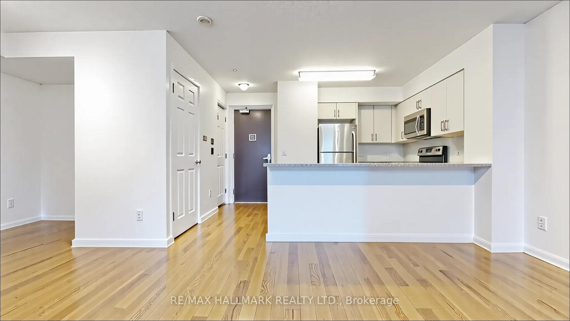 30 Grand Trunk Crescent Unit 3205 photo 8