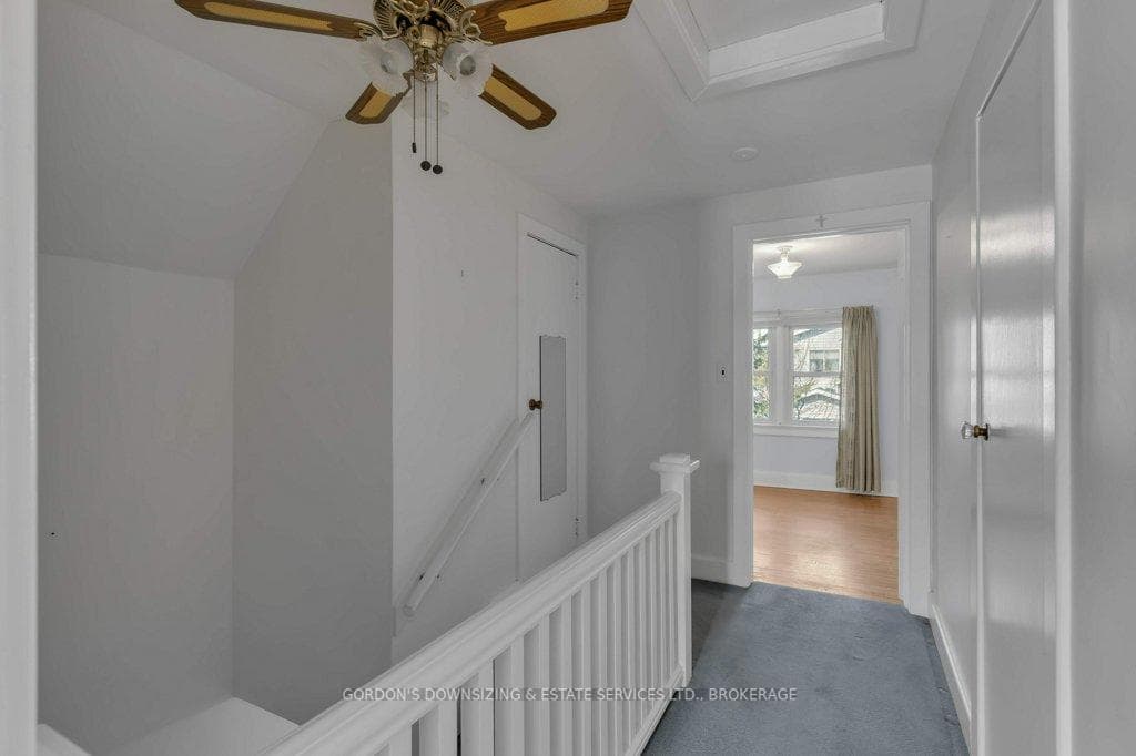 90 Hillendale Avenue photo 19