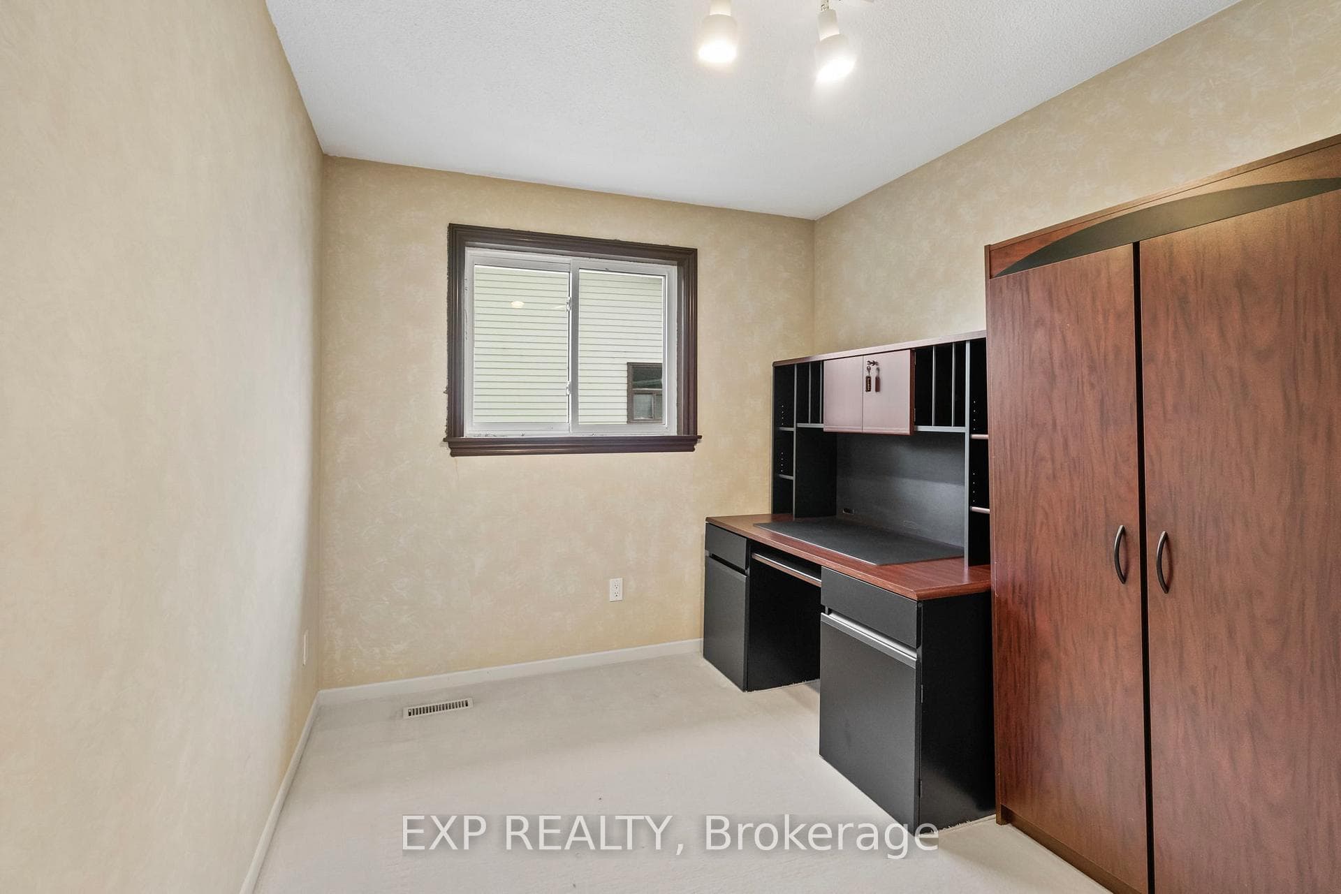 25 Lilac Avenue photo 17