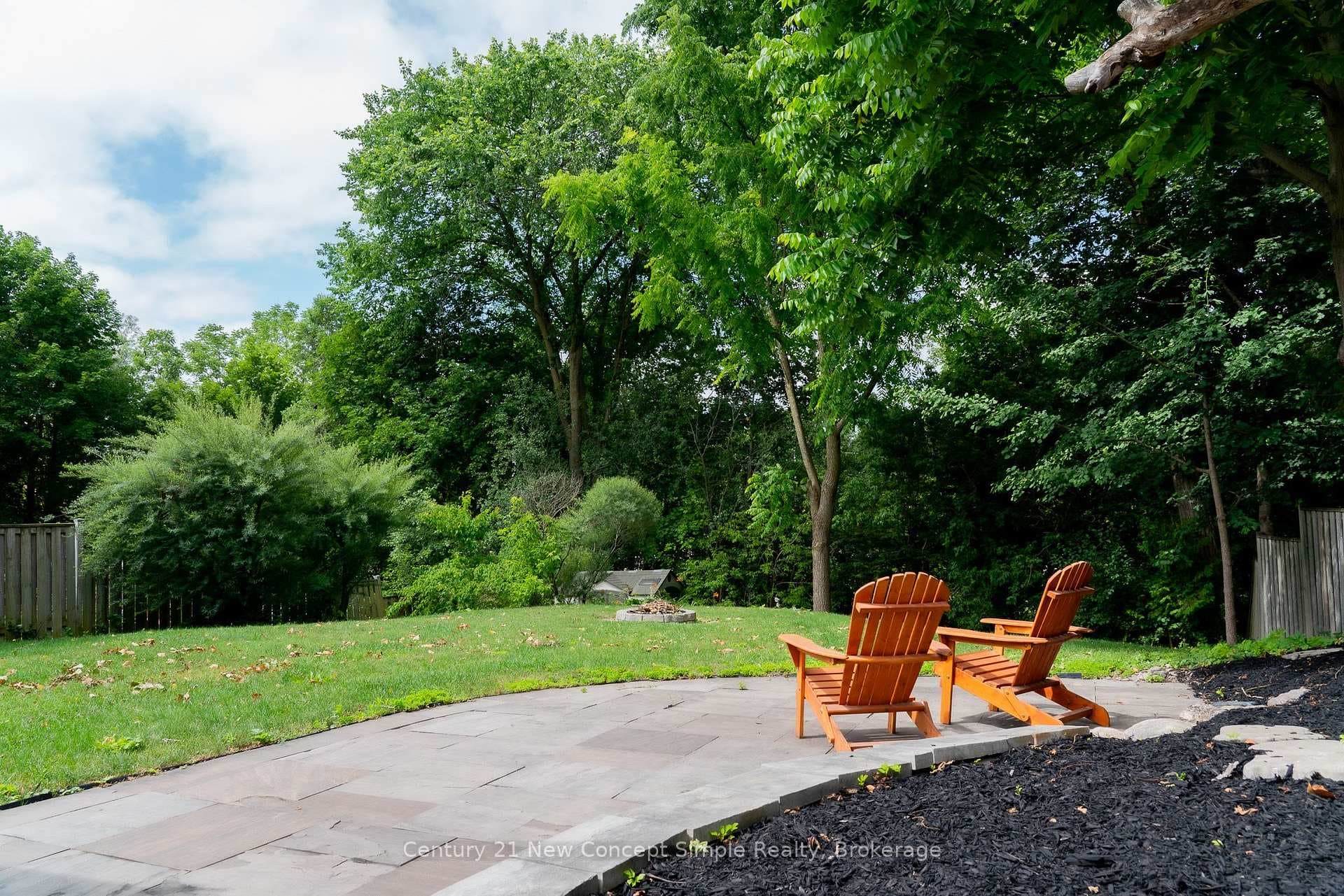 56 Machell Avenue photo 32