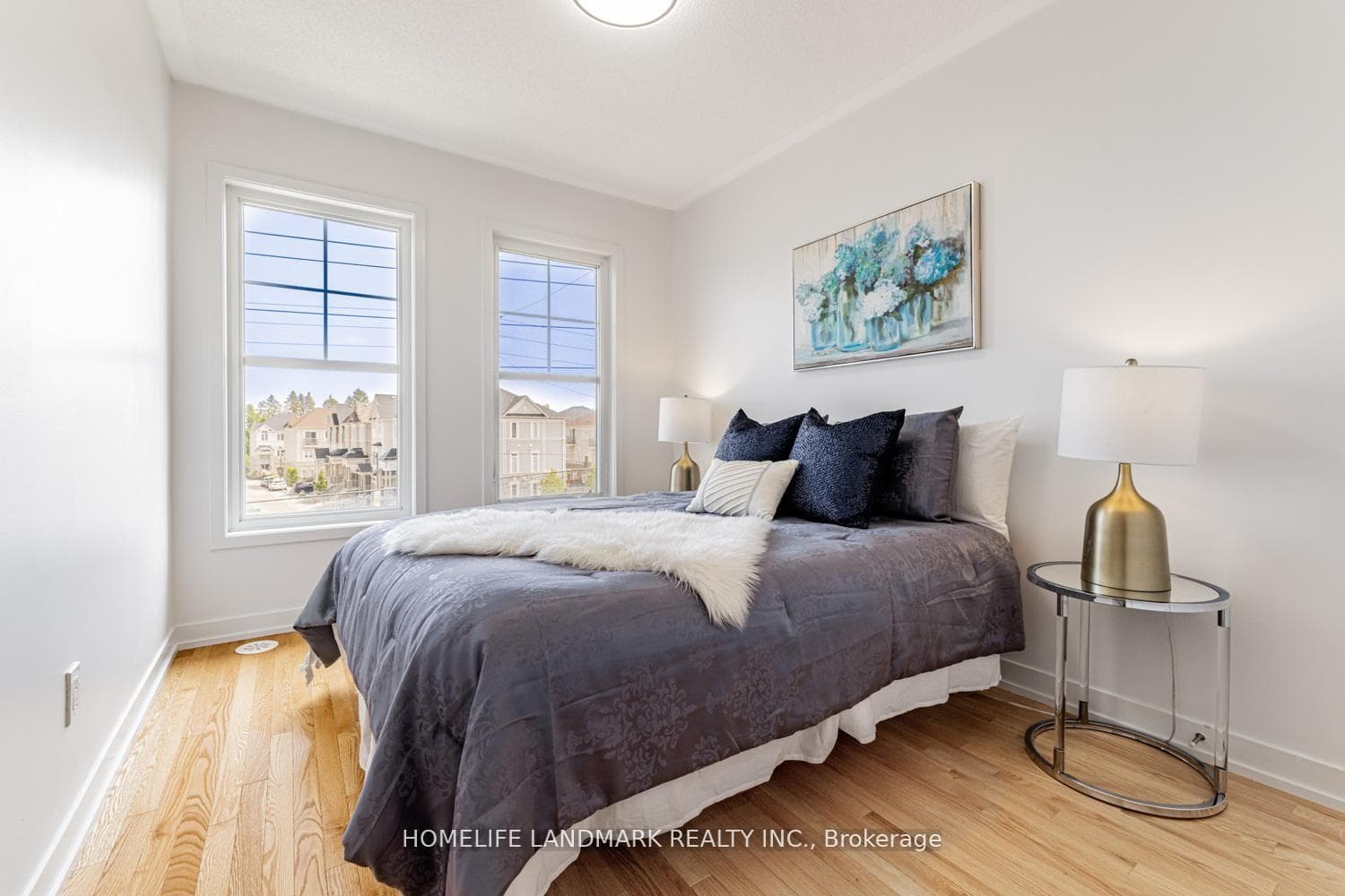 10606 Bathurst Street photo 12