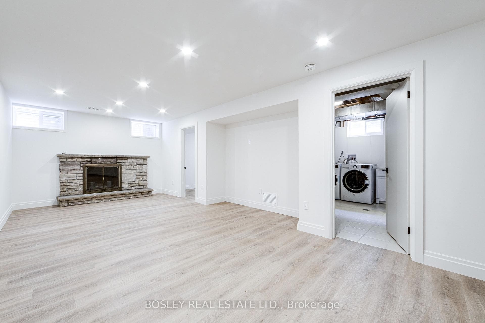 33 Forestbrook Crescent photo 38