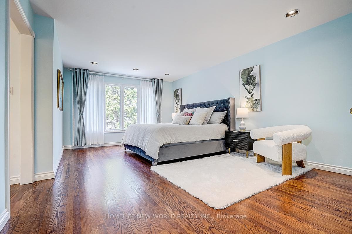 594 Woburn Avenue photo 21