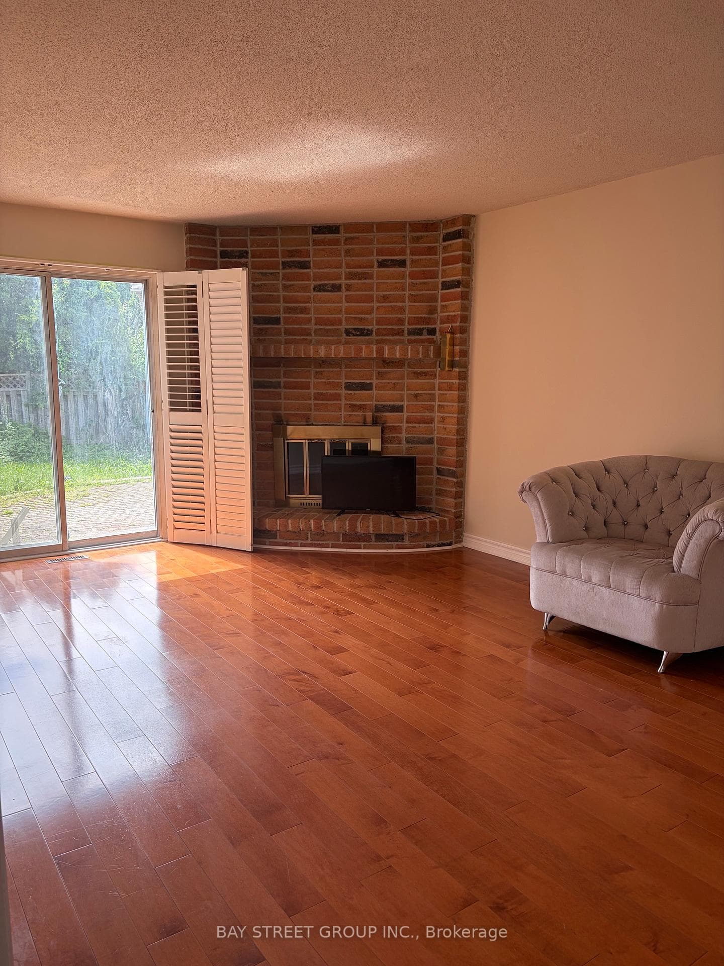 107 Stave Cres Crescent photo 8