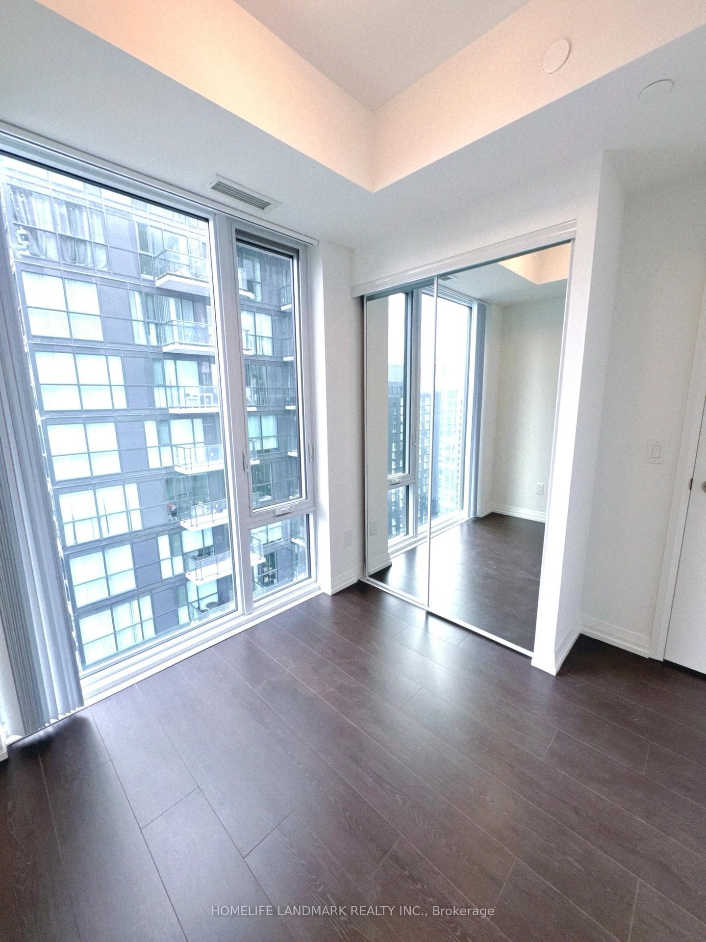 8 Widmer Street Unit 4701 photo 5