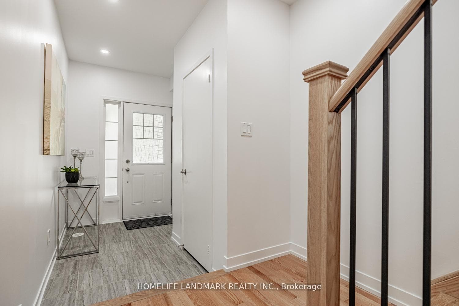 10606 Bathurst Street photo 2