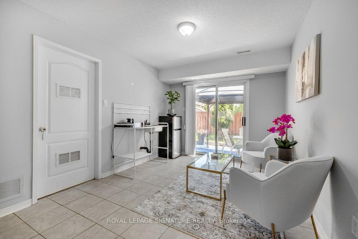 162 Parktree Drive photo 8