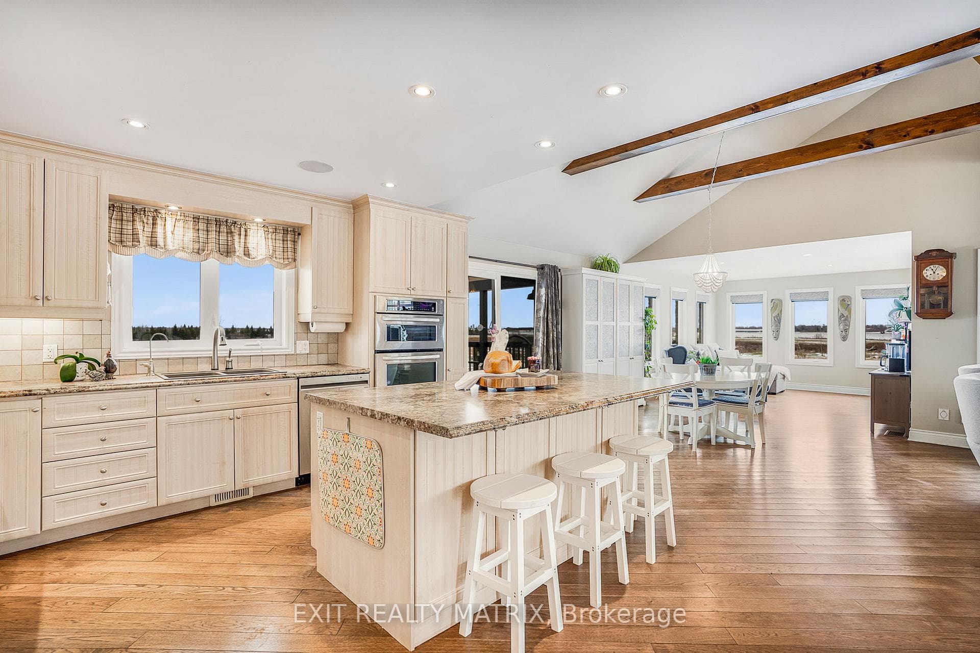 3139 Birchgrove Road photo 10