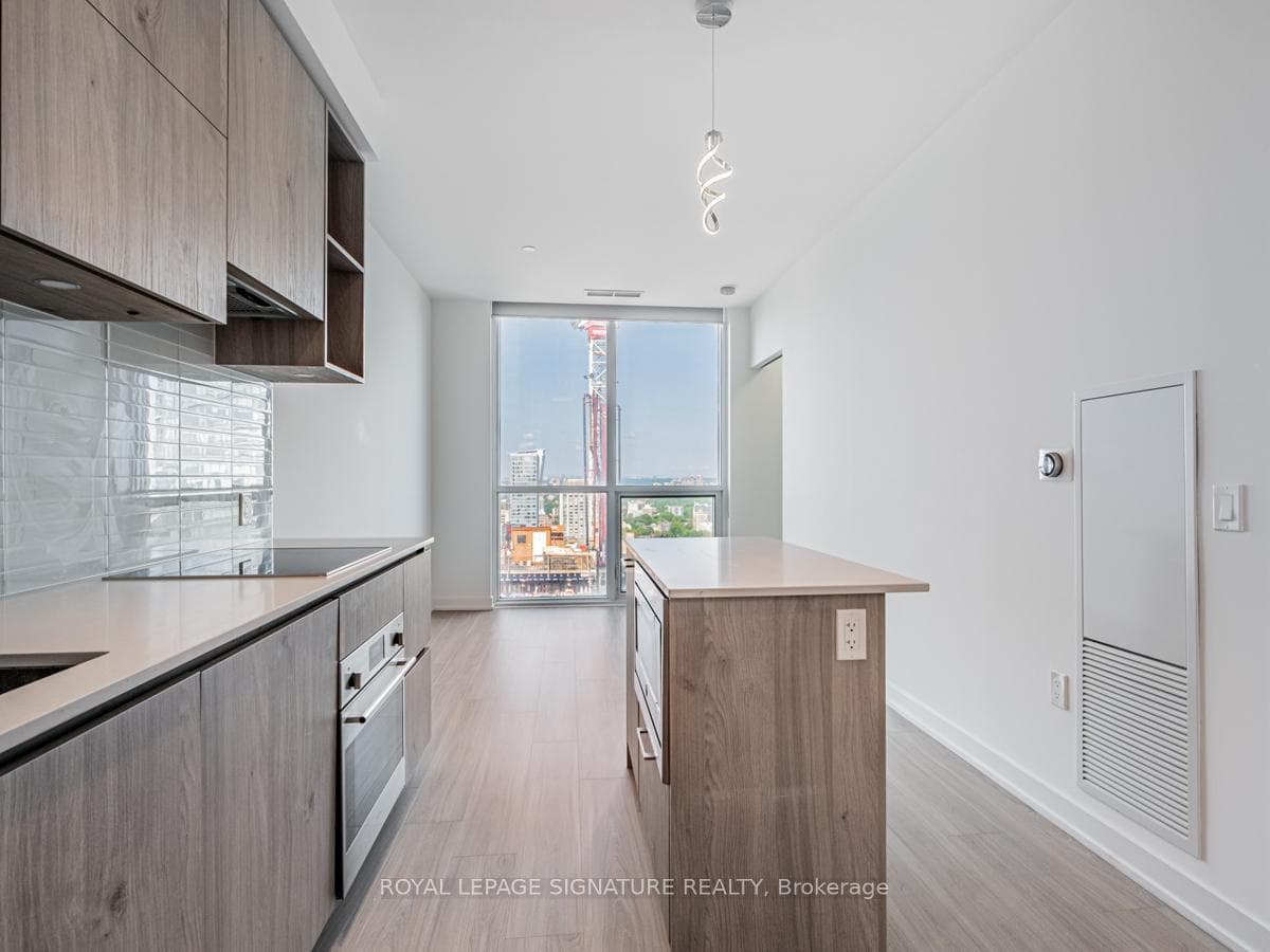 1 Yorkville Avenue Unit 3203 photo 4