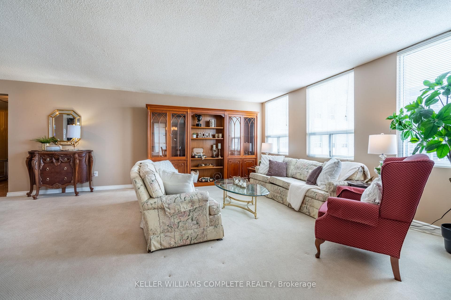 3650 Kaneff Crescent Unit 2907 photo 8