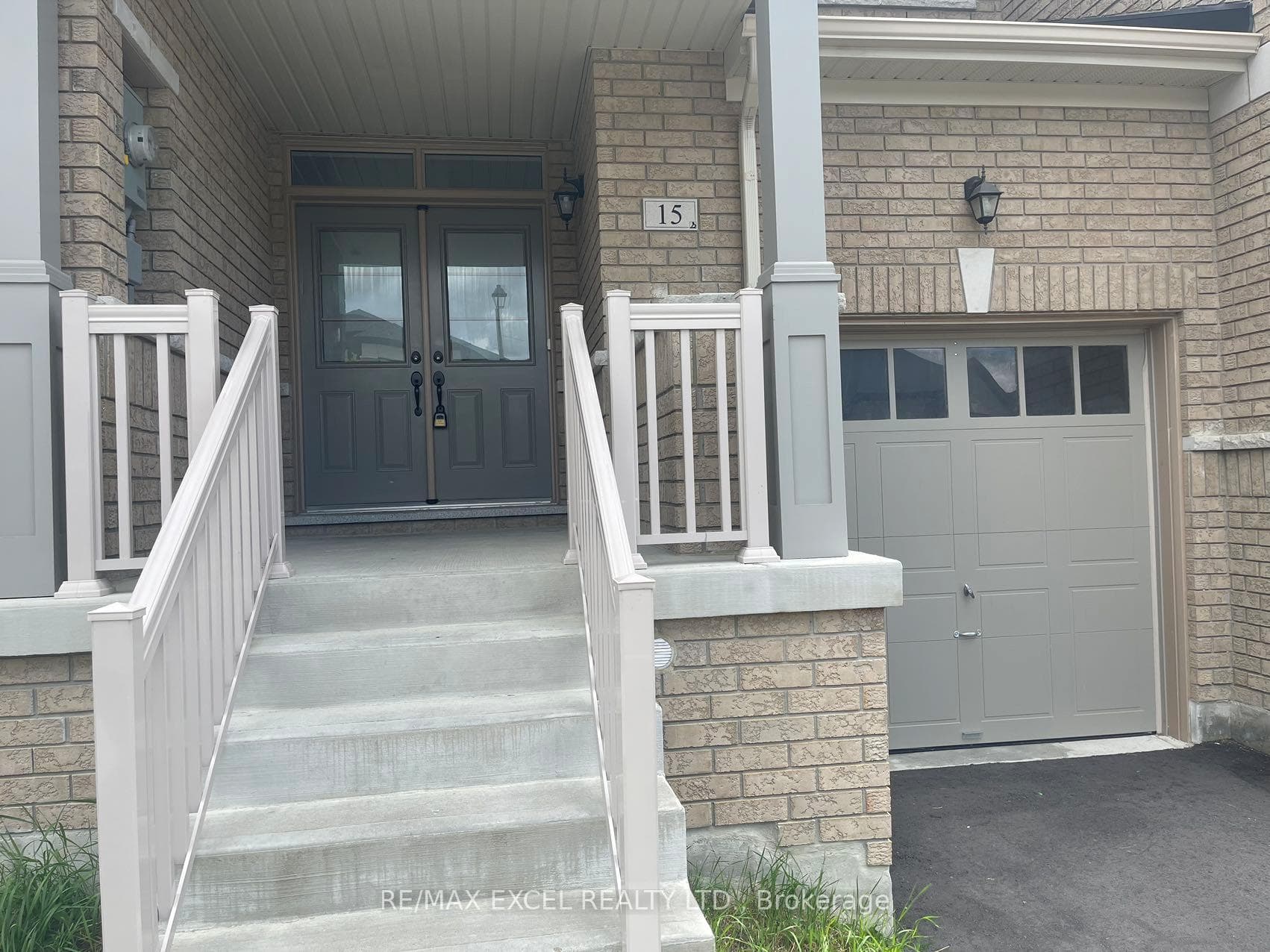 15 Markview Road photo 3