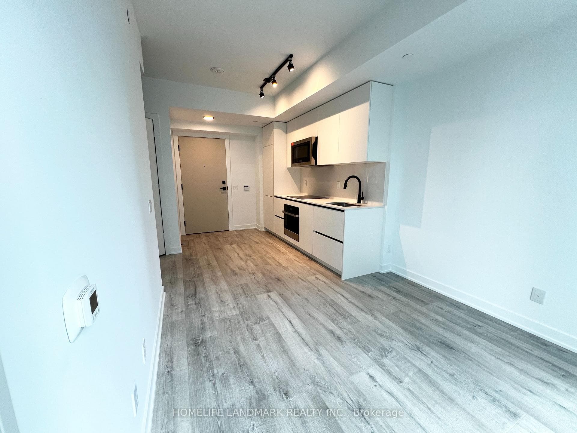 327 King Street Unit 3604 photo 8