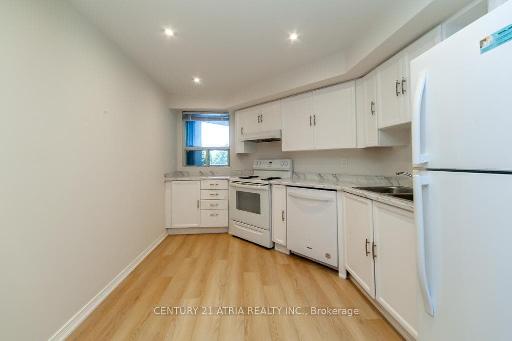 4725 Sheppard Avenue Unit 301 photo 22