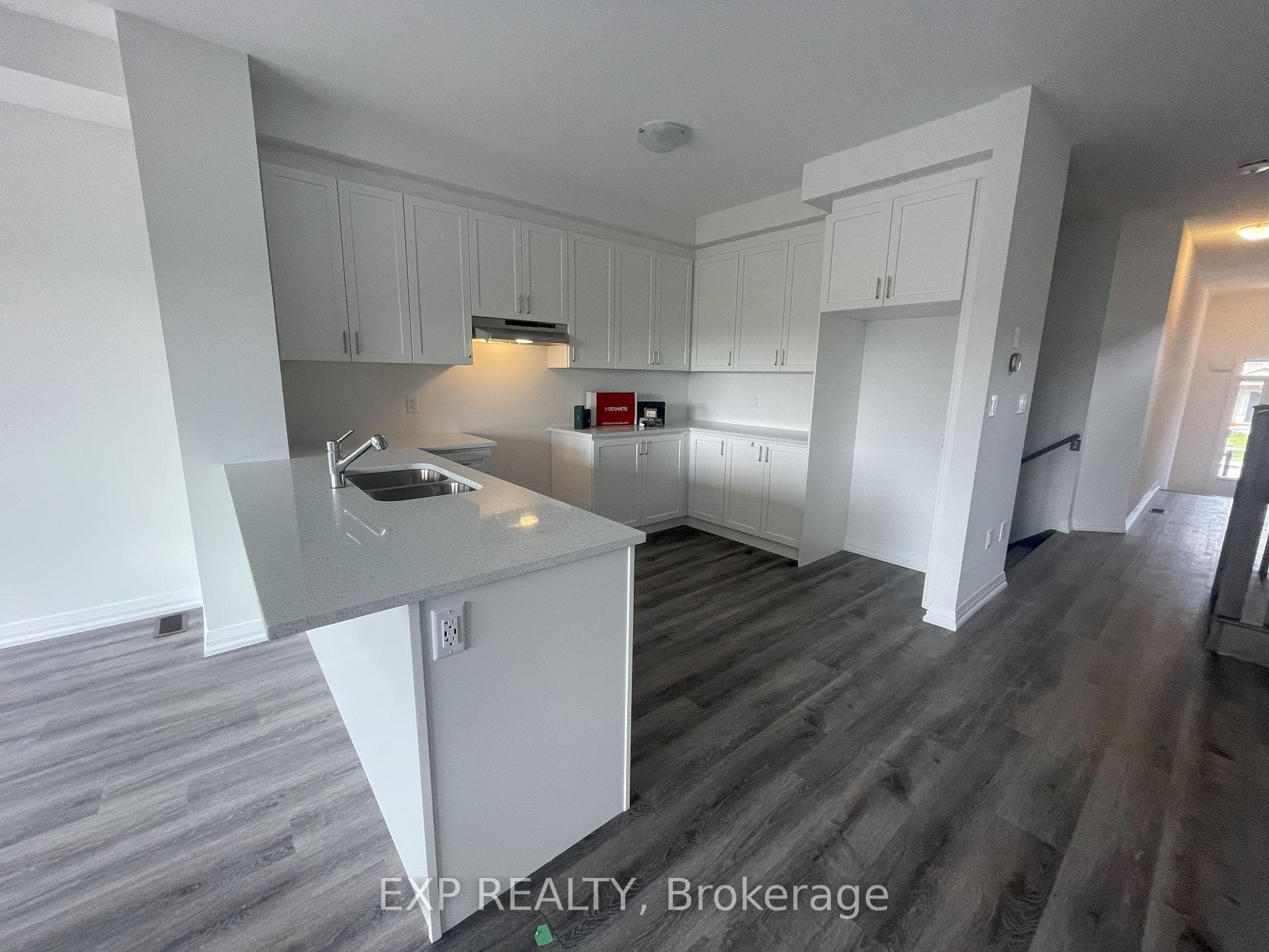 185 Lormont Boulevard photo 12