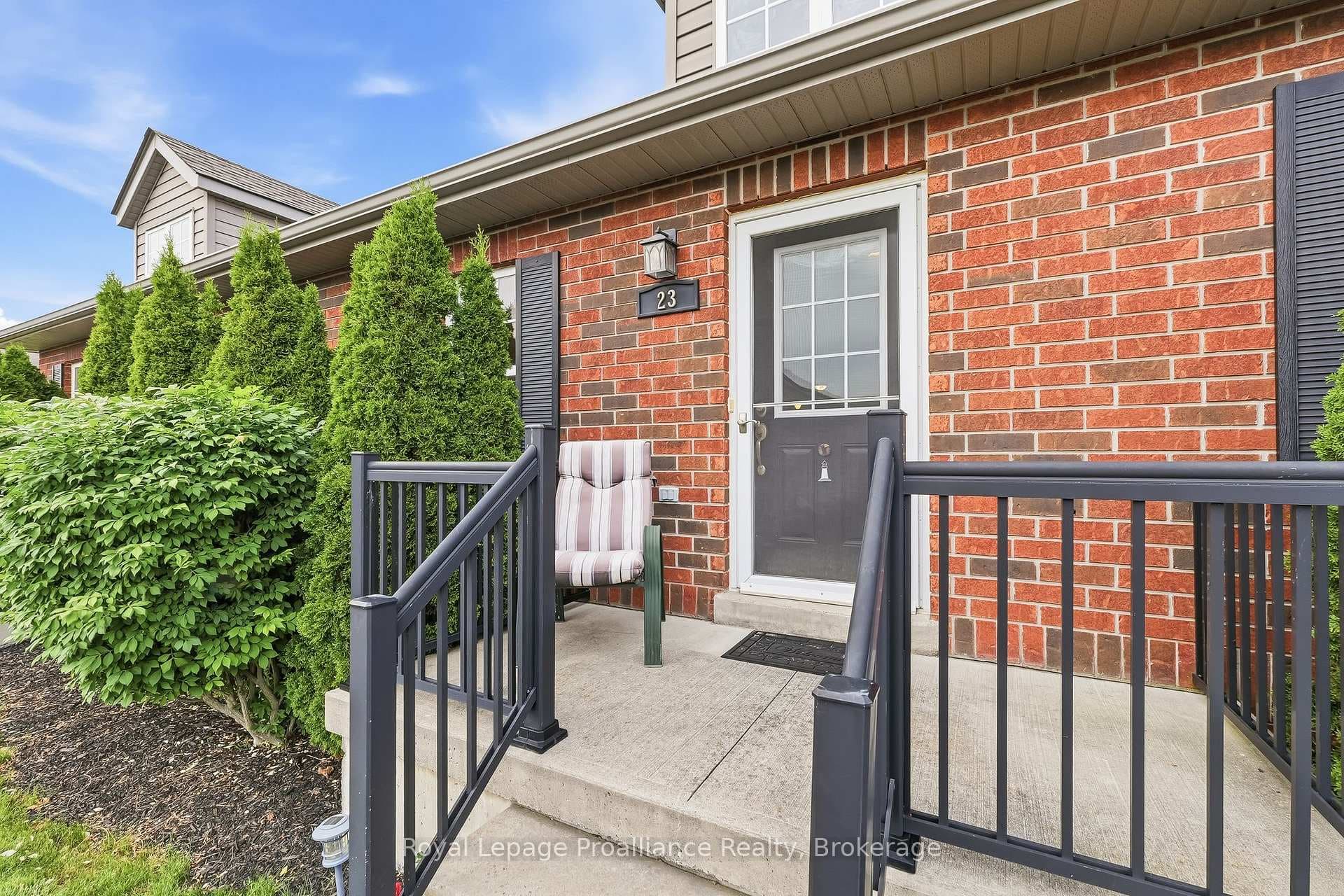 23 Empire Boulevard photo 4