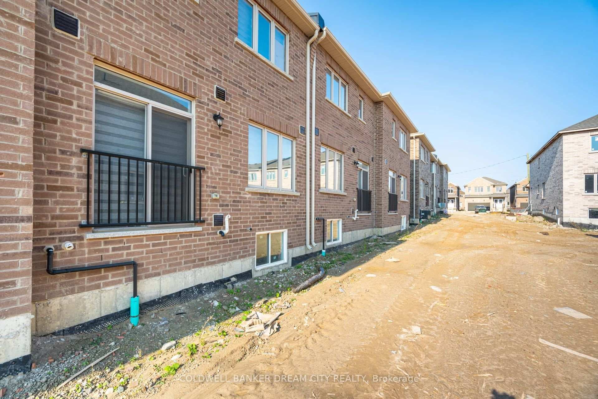 297 Russell Street photo 34