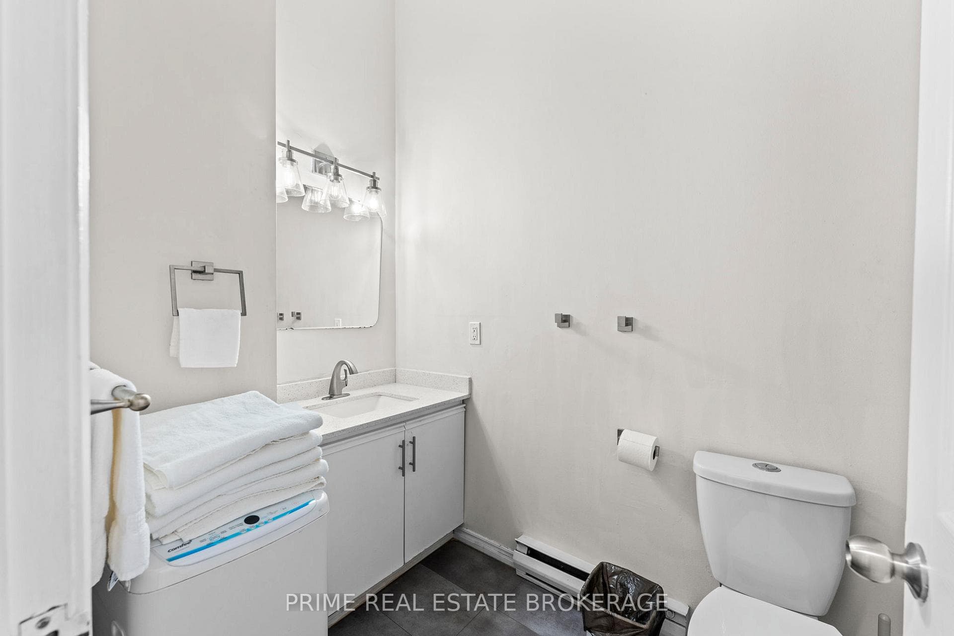 366 Richmond Street Unit Unit 4 photo 16