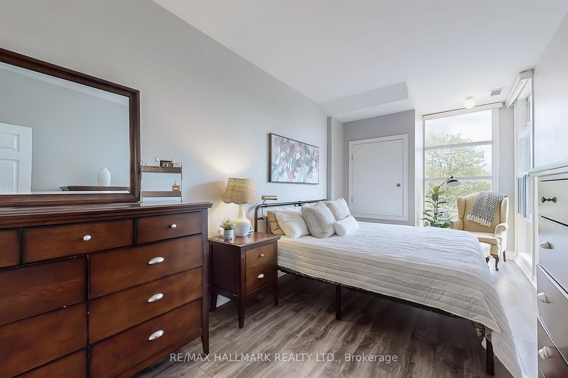 1 Leaside Park Drive Unit 219 photo 12