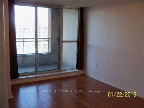 887 Bay Street Unit 1509 photo 3