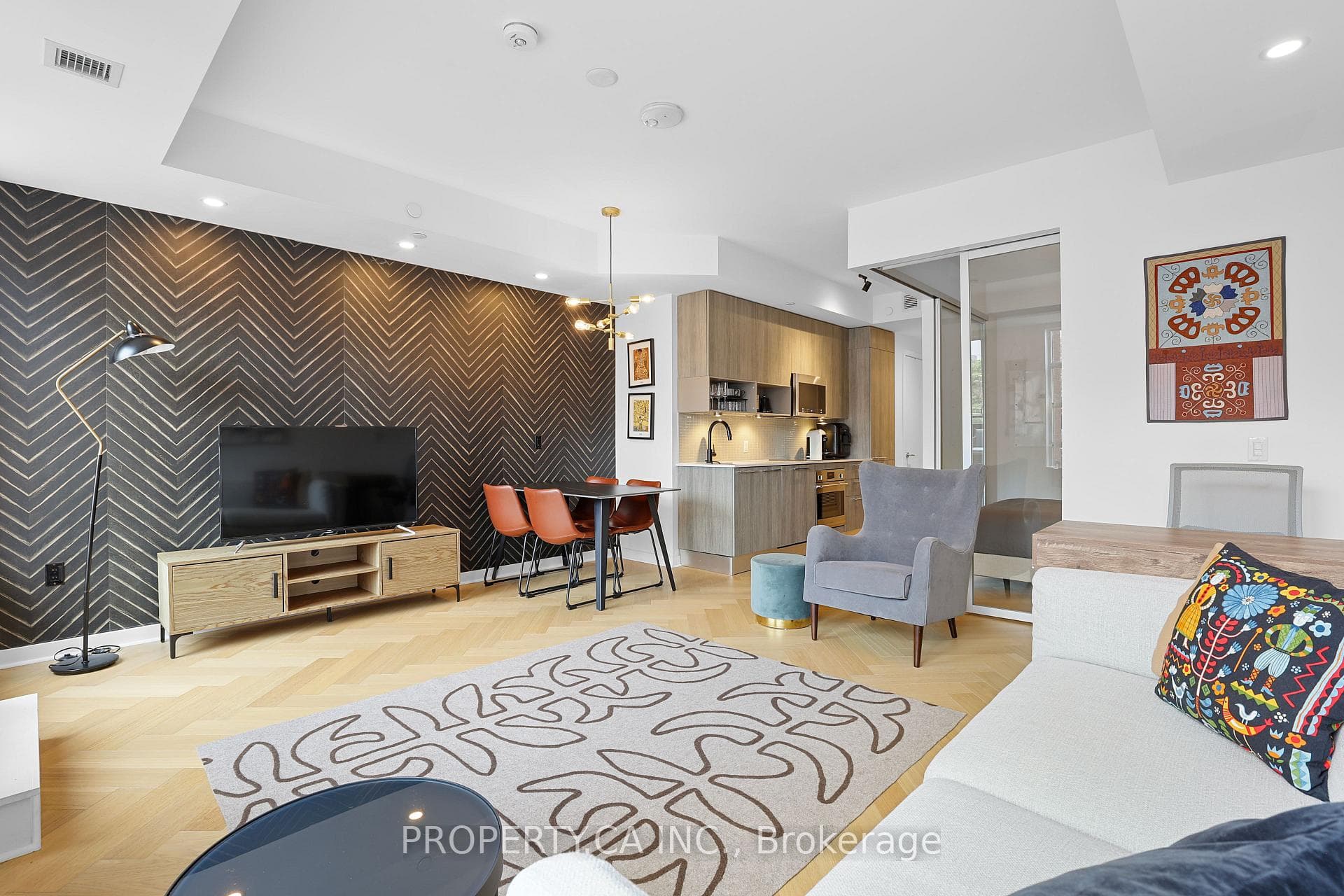 501 Adelaide Street Unit 303 photo 18