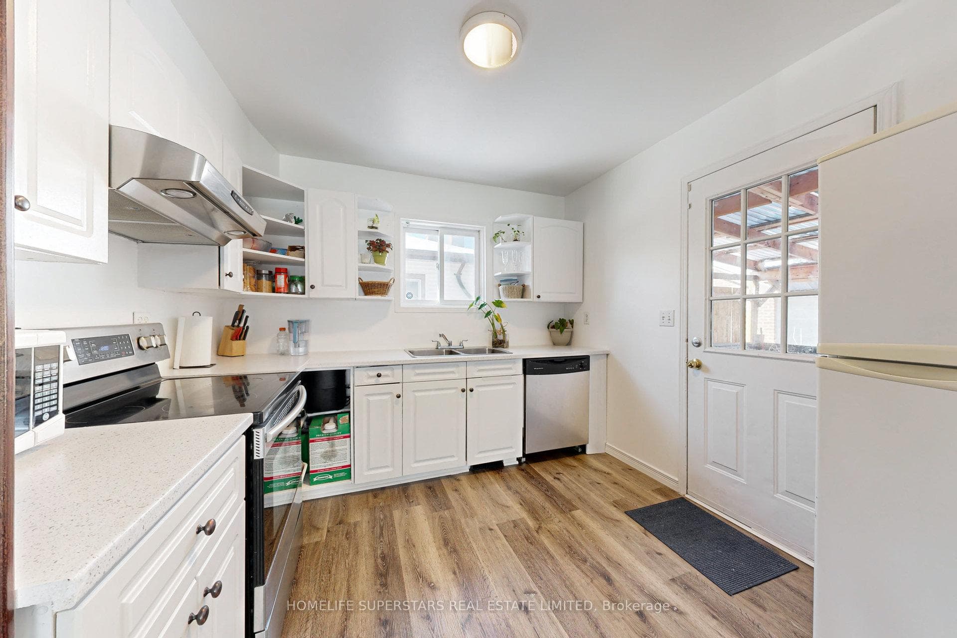 256 Annis Street photo 13