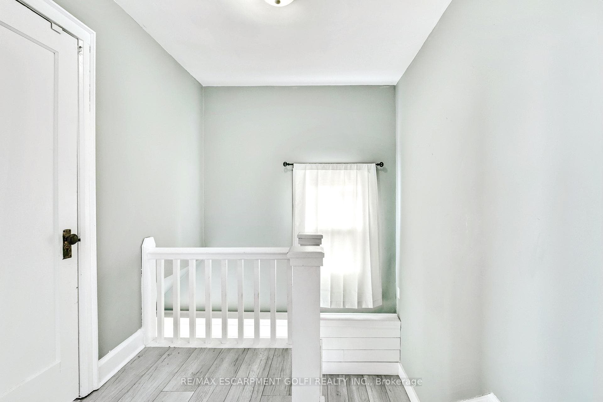 35 Allan Avenue photo 18