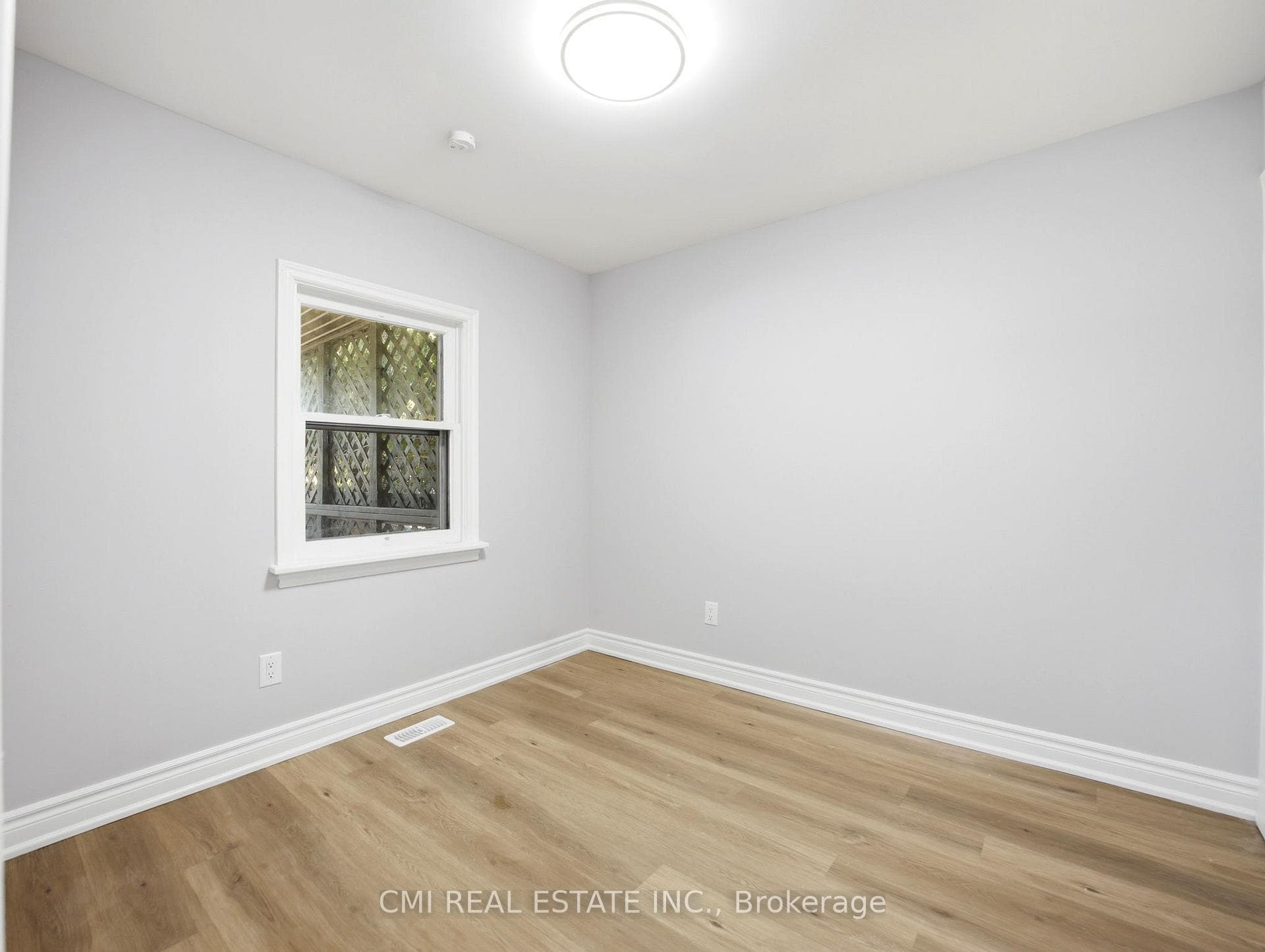 86 Adair Avenue photo 17