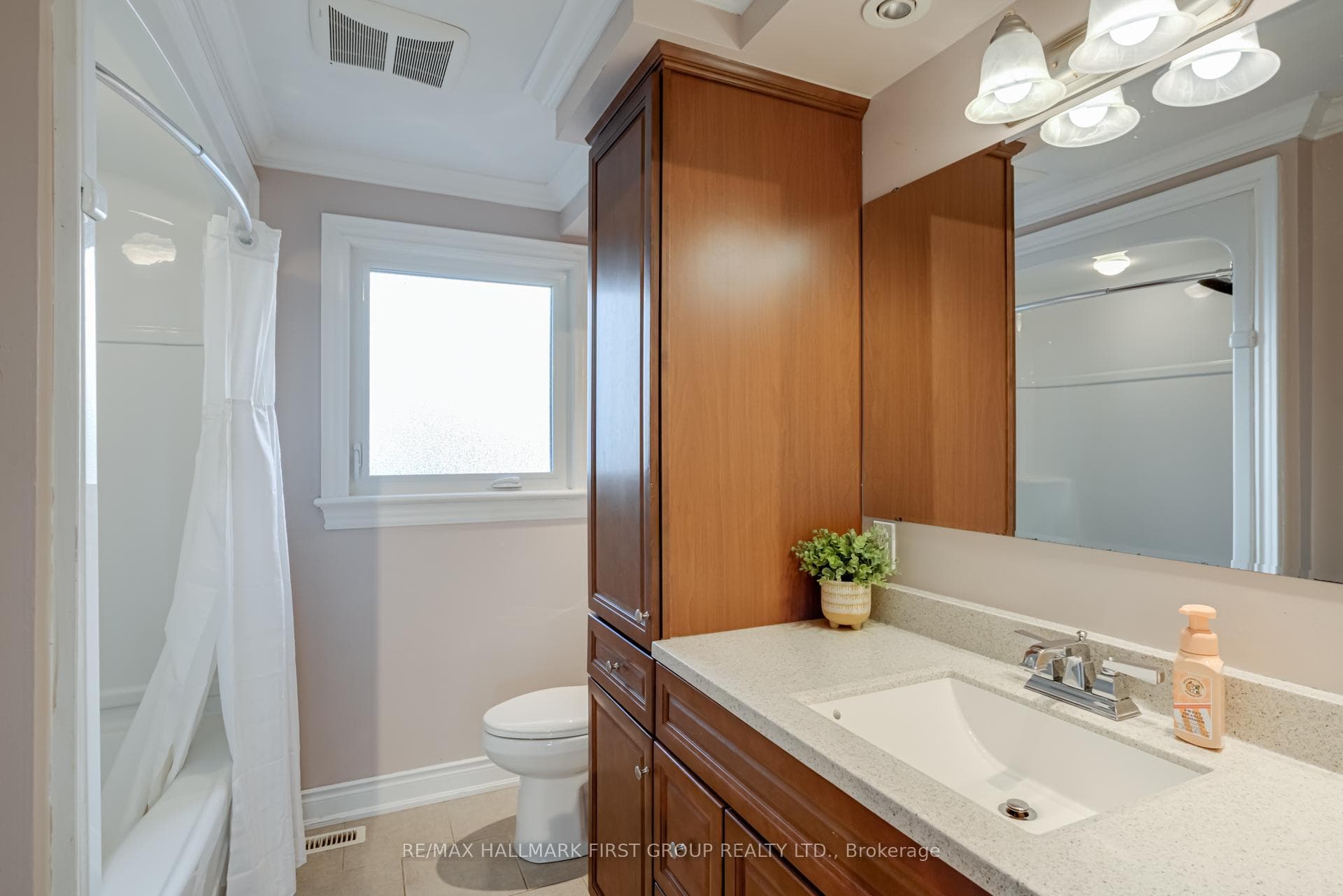 51 Lewin Crescent photo 20