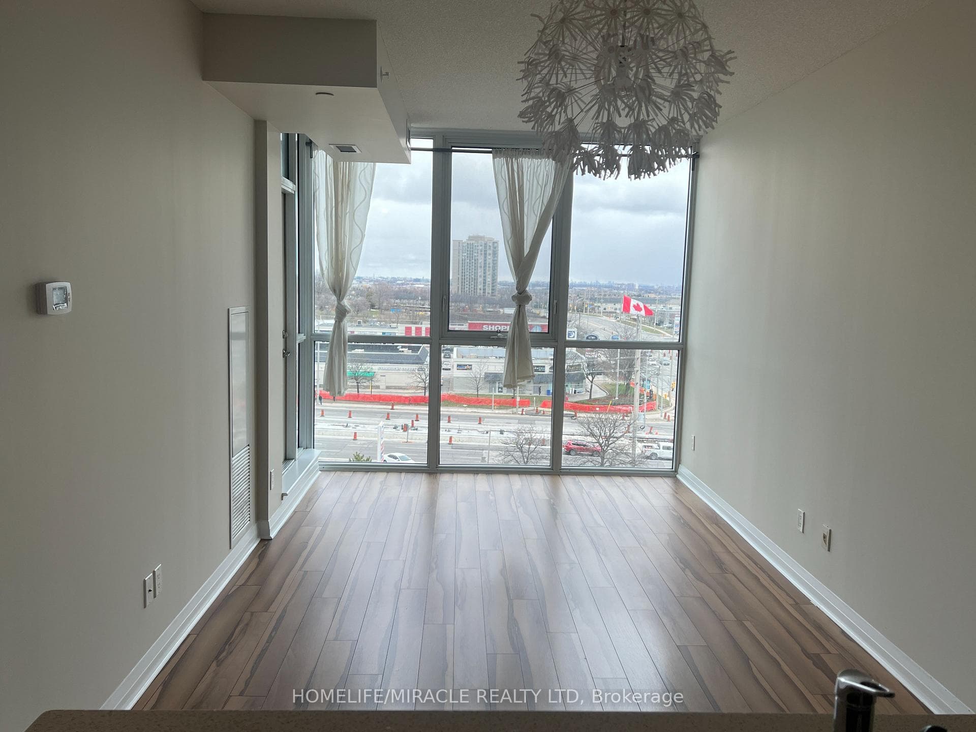 55 Eglinton Avenue Unit 705 photo 2