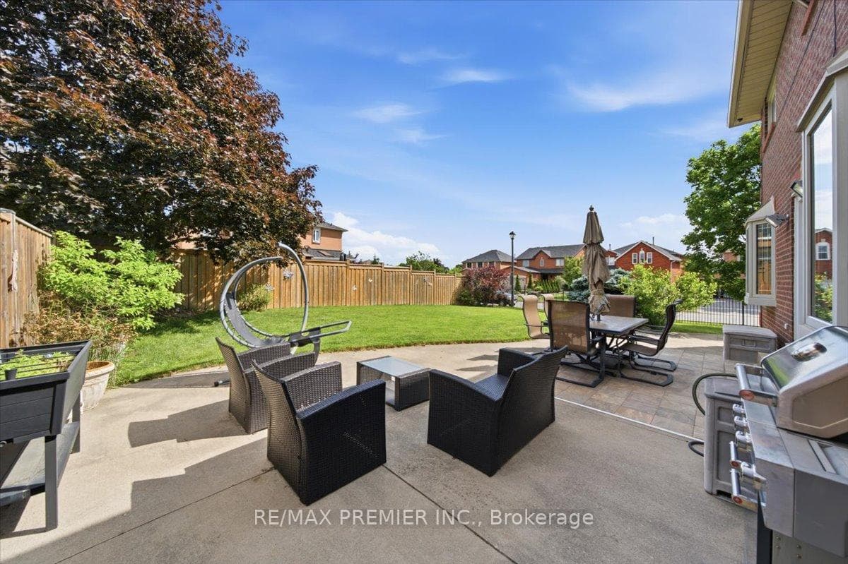 17 Berrydown Drive photo 35