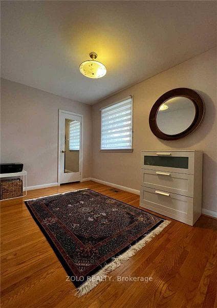 346 Wenlock Ave. Avenue Unit Main Floor photo 7