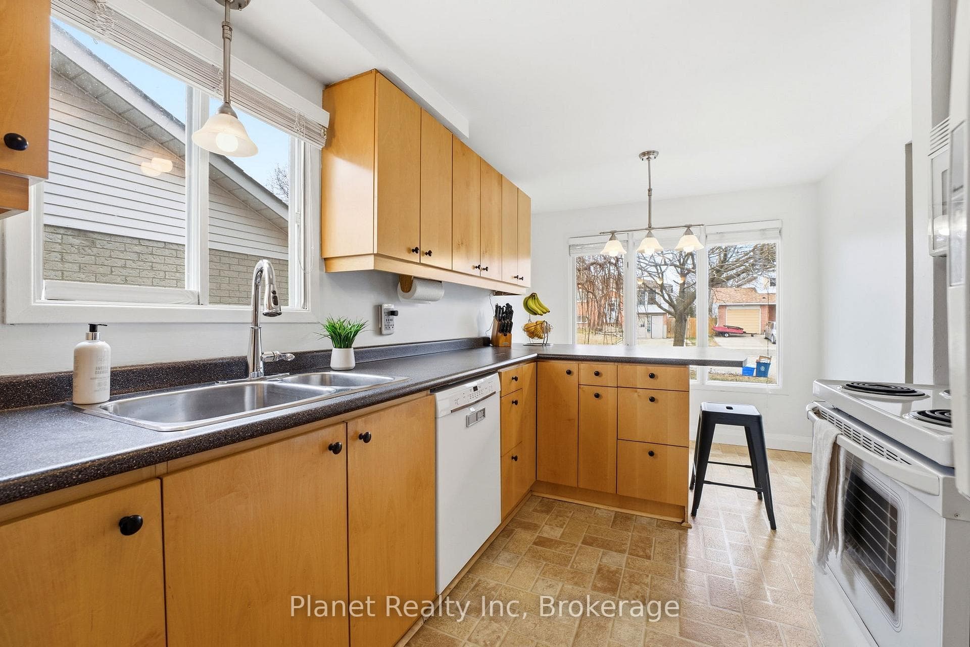 155 Foxhunt Road photo 4